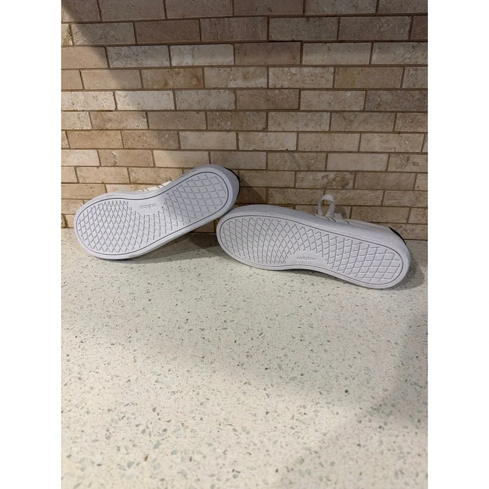 Adidas Kids White Canvas Sneakers Youth Size 1.5 US Black Stripe Lace Up Shoes